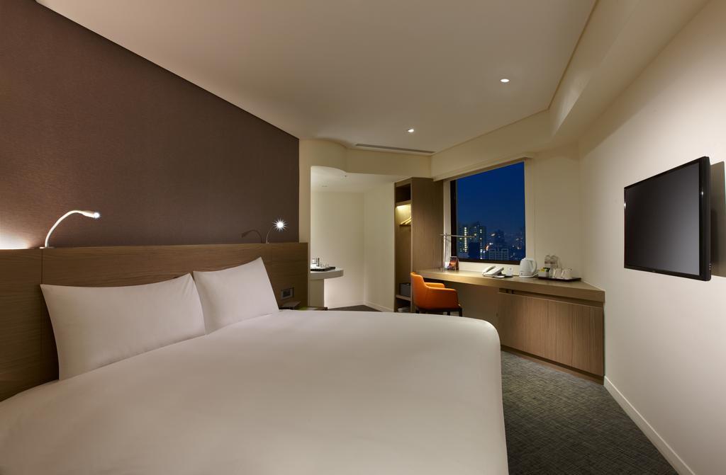 Royal Inn Taipei Linsen - Huashan 1914 Creative Park Стая снимка